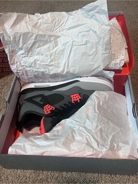 Jordan Men's Retro 4 Dark Grey Infrared
